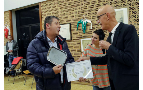 Boulazac : Frédéric BUREAU a reçu le trophée et diplôme du bénévolat